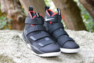 Basketbalové boty Nike LeBron Soldier XI Bred
