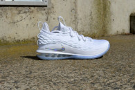 Basketbalové boty Nike Lebron XV low