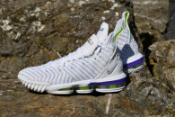 Basketbalové boty Nike Lebron XVI Buzz Lightyear