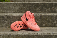 Dětské basketbalové boty Nike Kyrie 4 Atomic Pink