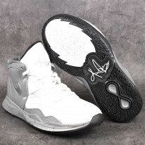 Dětské basketbalové boty Nike Kyrie Infinity SE