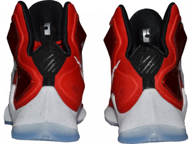 Basketbalové boty Nike Lebron XIII ON COURT